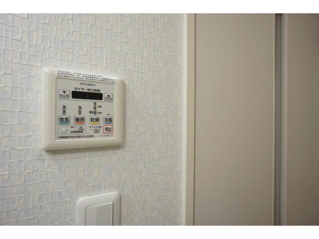 物件内観写真16　(浴室換気乾燥機)