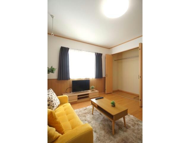 物件内観写真6　(クローゼット収納)