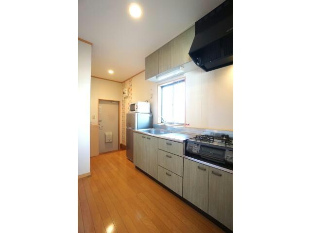 物件内観写真7　(ゆったり広めのキッチンスペース)