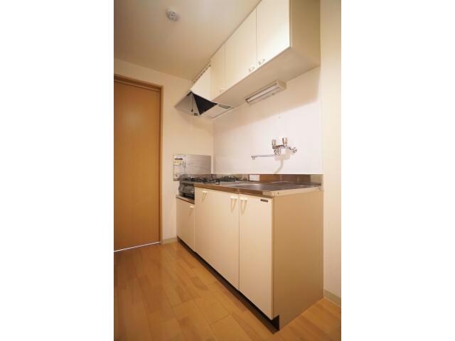 物件内観写真12　(自炊も大事！広々２口ガスコンロ付)