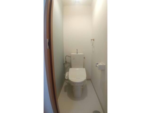 物件内観写真14　(温水洗浄便座付き)