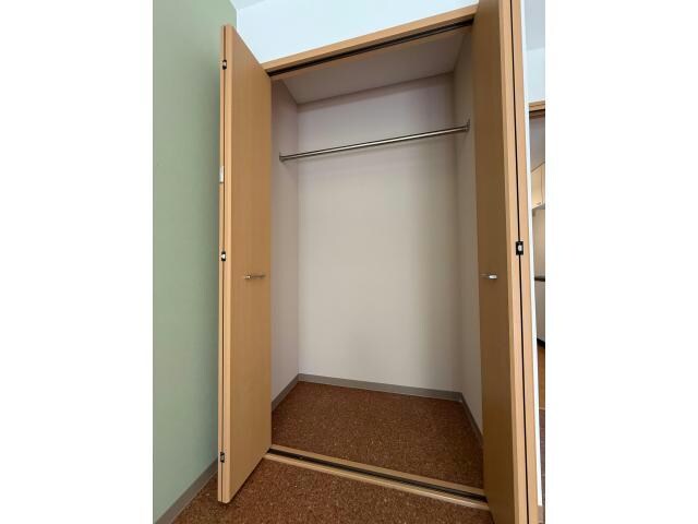 物件内観写真13　(クローゼット)