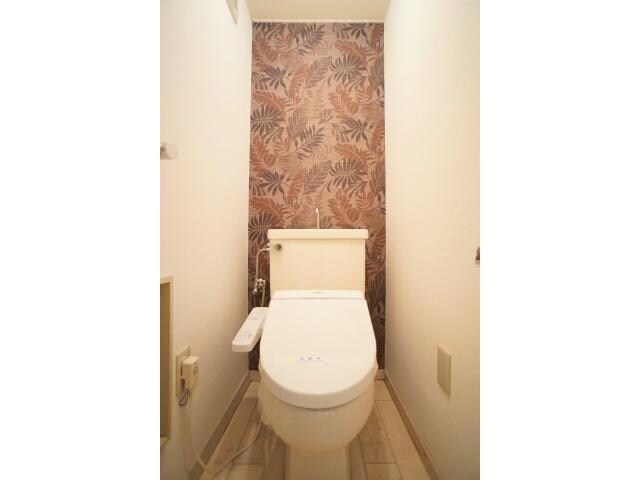 物件内観写真8　(温水洗浄便座付き)