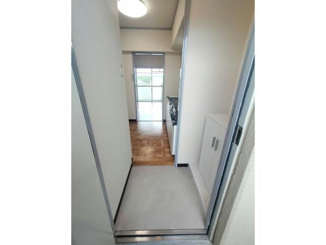 物件内観写真15　(玄関)