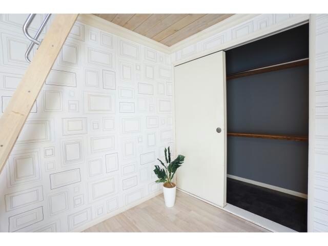 物件内観写真4　(クローゼット収納)