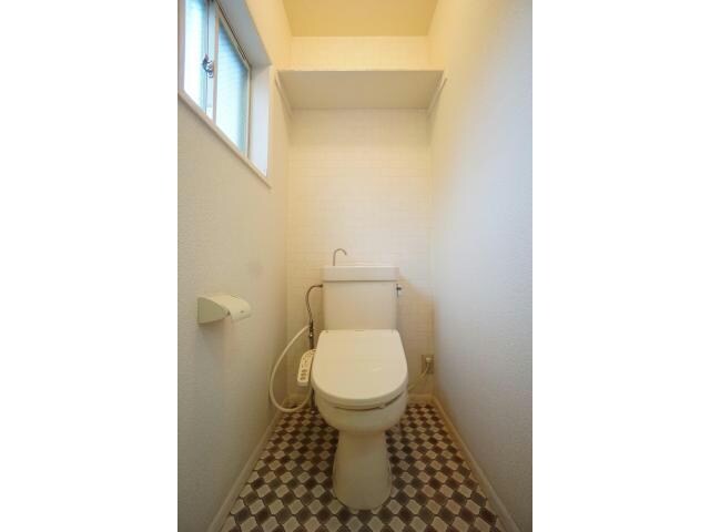 物件内観写真10　(温水洗浄便座)