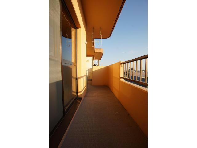 物件内観写真12　(広々バルコニー)