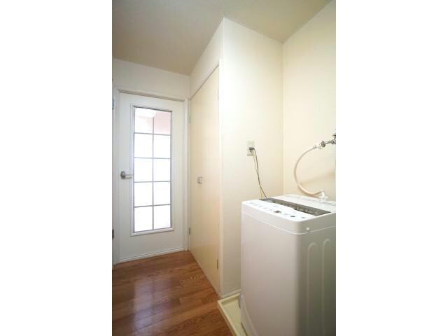 物件内観写真10　(室内洗濯機置場)