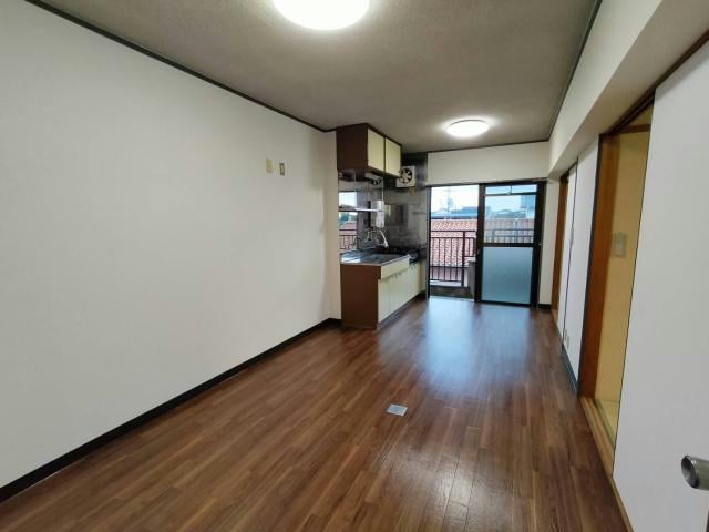 物件内観写真5　(9帖のダイニングキッチン♪)