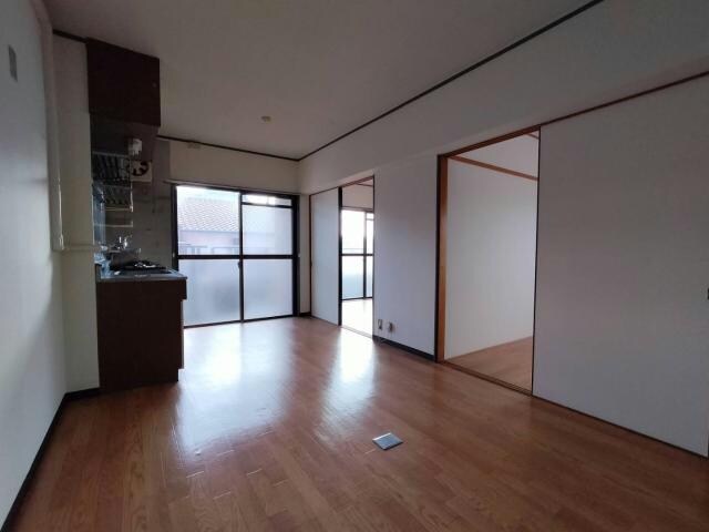 物件内観写真8　(１階西角のお部屋〇)