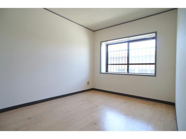 物件内観写真7　(出窓あり♪)