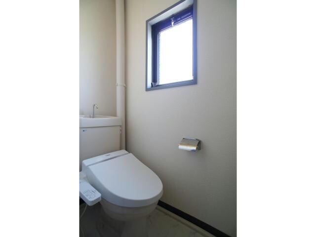 物件内観写真11　(温水洗浄便座♪)