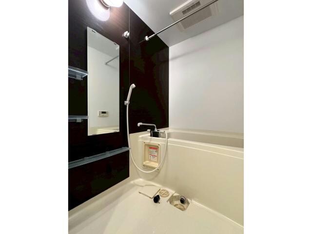 物件内観写真11　(浴室換気乾燥機つき)