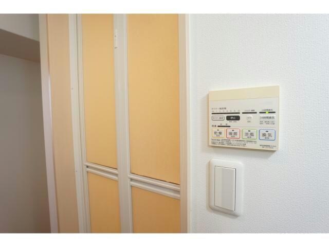 物件内観写真14　(浴室換気乾燥機)