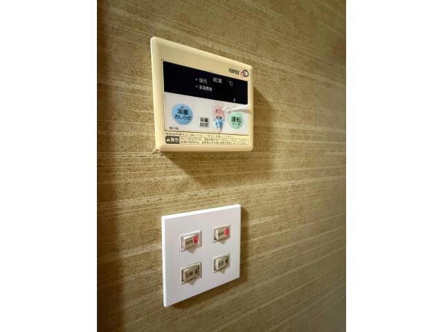 物件内観写真15　(給湯器ついてます)