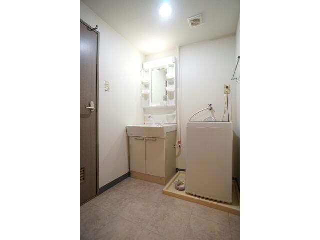 物件内観写真9　(独立洗面台)