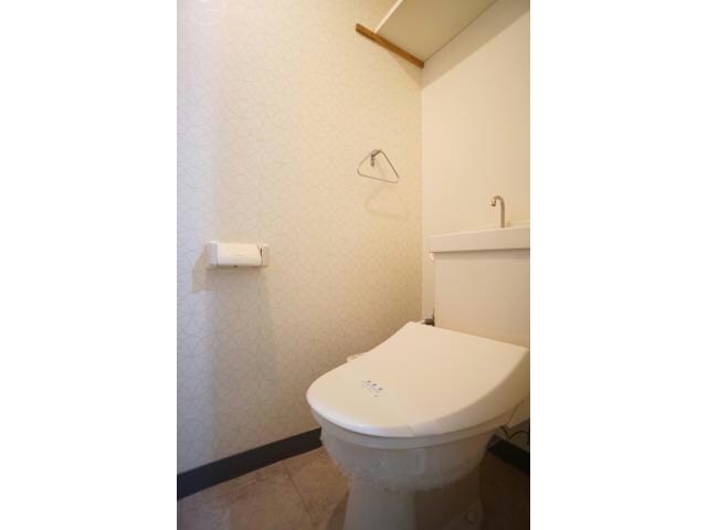 物件内観写真11　(温水洗浄便座付き)