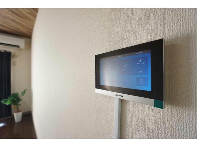 物件内観写真13　(エントランスはオートロック付き！)