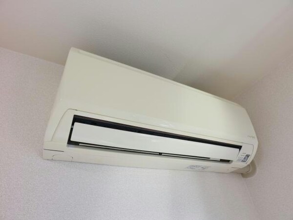 空調設備(エアコン2基付き)