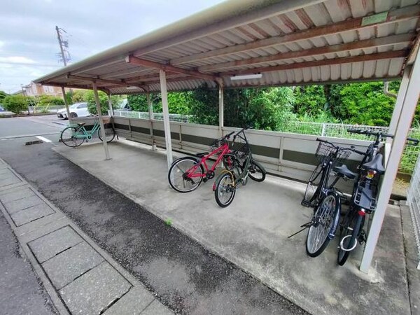 駐輪場(２カ所あり)