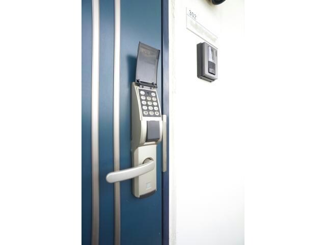 物件内観写真14　(玄関はデジタルロックキー)