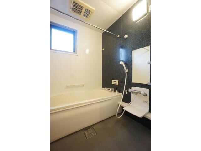 物件内観写真11　(浴室乾燥機＆追い炊き)