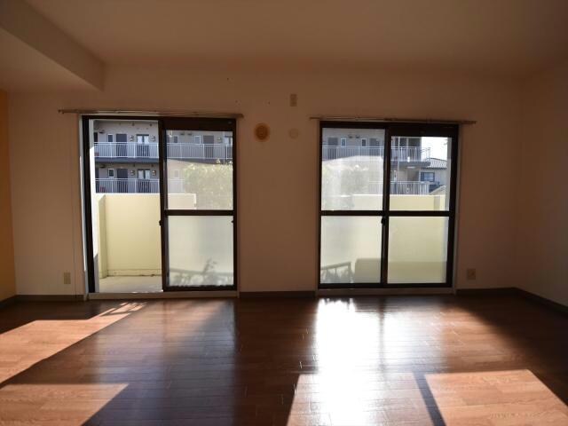 物件内観写真6　(※同物件他室です)