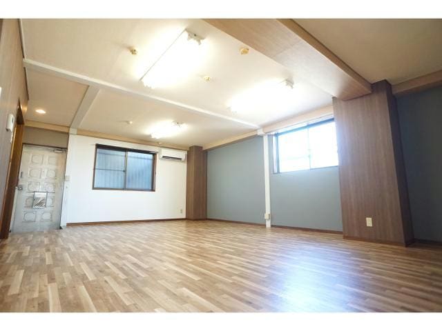 物件内観写真4　(LDK広々17帖！！)