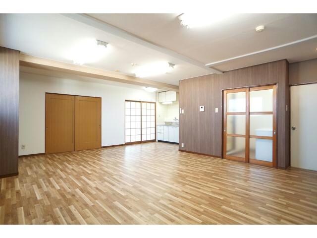 物件内観写真5　(わんにゃんも走り回れる広さ♪)