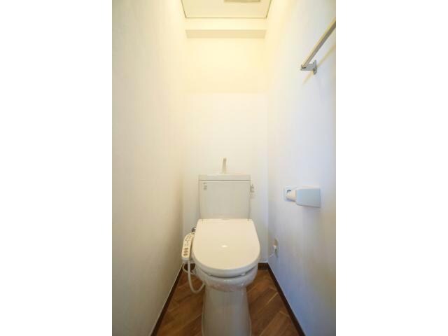 物件内観写真11　(温水洗浄便座付き)