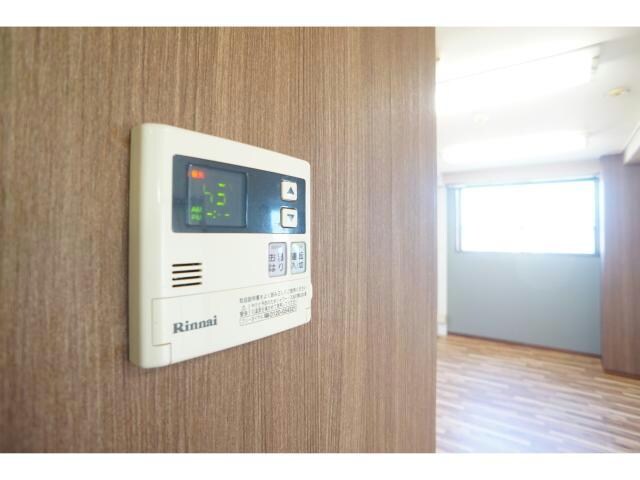 物件内観写真15　(温度調節パネル)