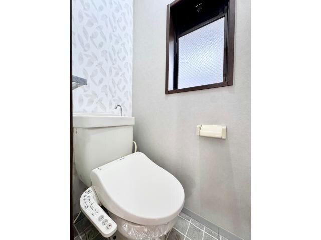 物件内観写真11　(ウォシュレット付きトイレ)