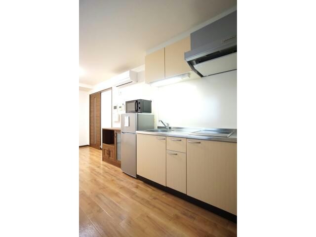 物件内観写真9　(冷蔵庫・電子レンジ)