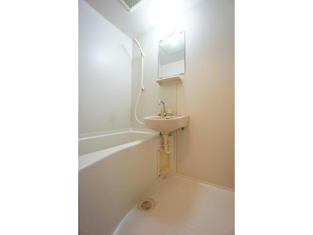 物件内観写真10　(バストイレ別)