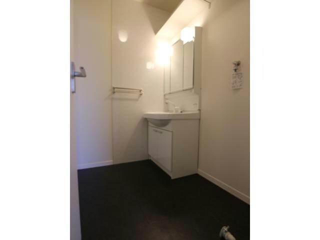 物件内観写真7　(室内洗濯機置場)