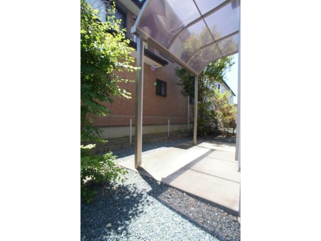 物件外観写真2　(専用庭あり)