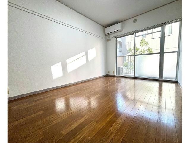 物件内観写真4　(日当たりいいです)