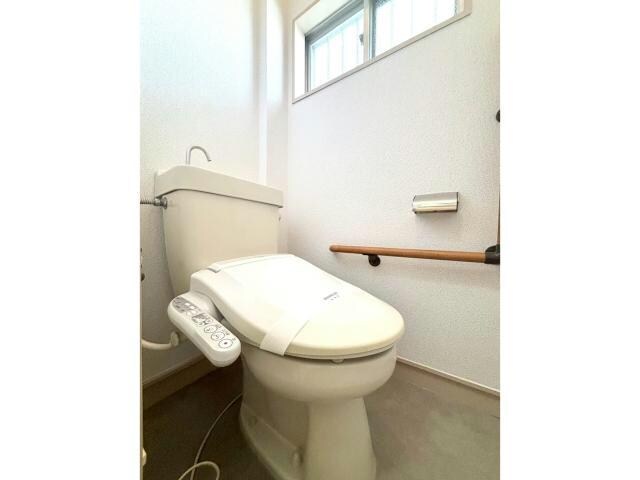 物件内観写真9　(温水洗浄便座)