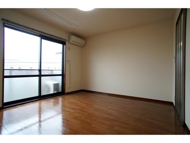 物件内観写真6　(エアコン、居室照明付き)