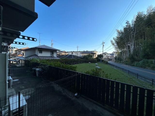 物件内観写真12　(専用庭付き)