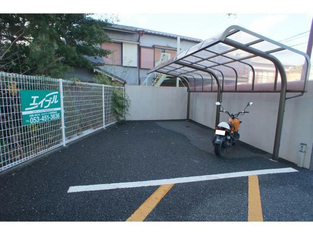 物件外観写真4　(駐輪場あり)