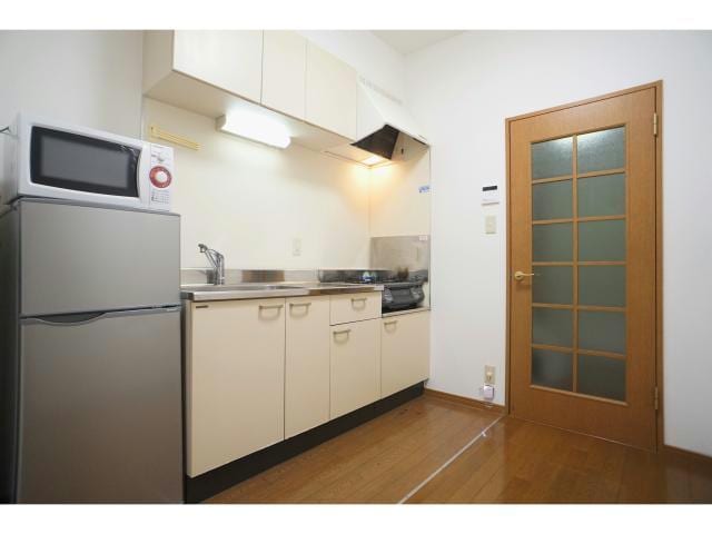 物件内観写真8　(2口ガスコンロ付き)