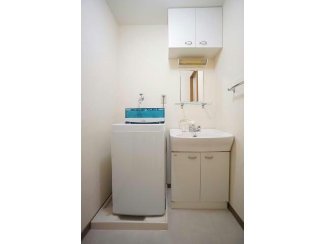 物件内観写真9　(独立洗面台)