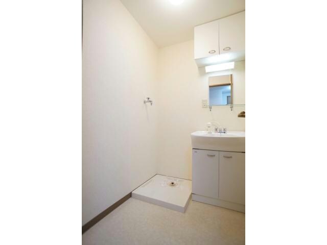 物件内観写真8　(独立洗面台)