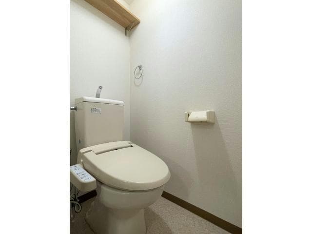 物件内観写真12　(温水洗浄・暖房便座)