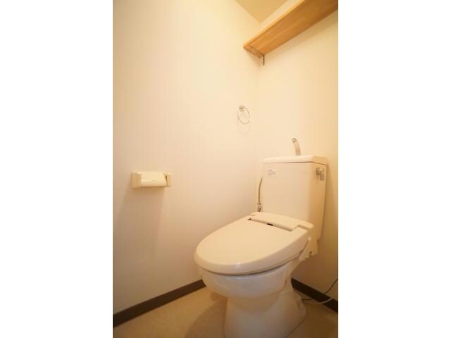 物件内観写真11　(温水洗浄便座付き)