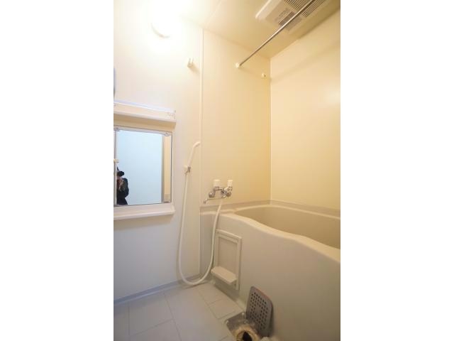 物件内観写真13　(浴室乾燥機付き)