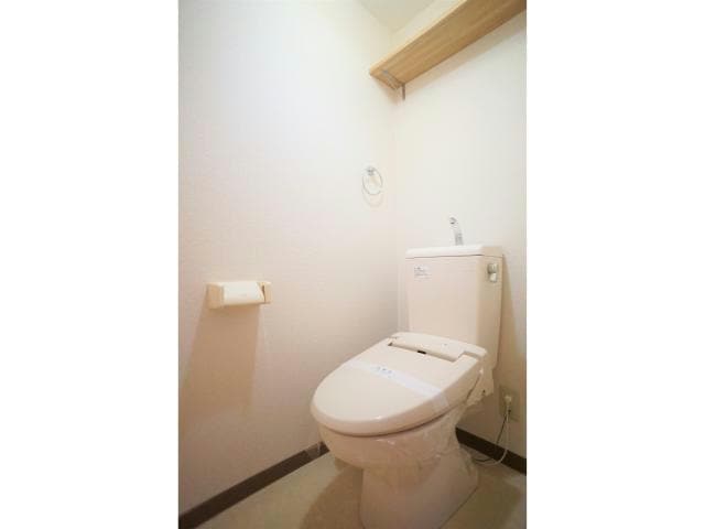 物件内観写真11　(温水洗浄便座)