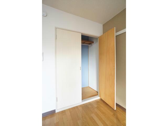 物件内観写真13　(クローゼット収納)