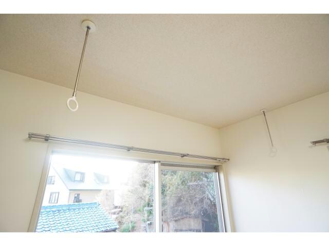 物件内観写真16　(室内物干し)